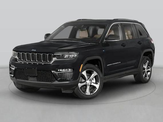 JEEP GRAND CHEROKEE 2023 1C4RJYB62PC624153 image